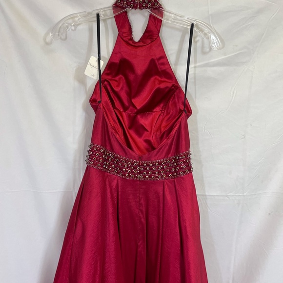 Alyce Paris haltered formal dress with open back - Picture 5 of 7